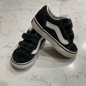 Toddler size 5 black vans